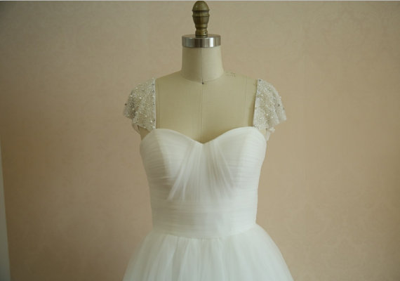 Mariage - Reem Acra Inspired Tulle Wedding Dress Pearl Beaded Cap Sleeves Sweetheart Ball Gown Dress