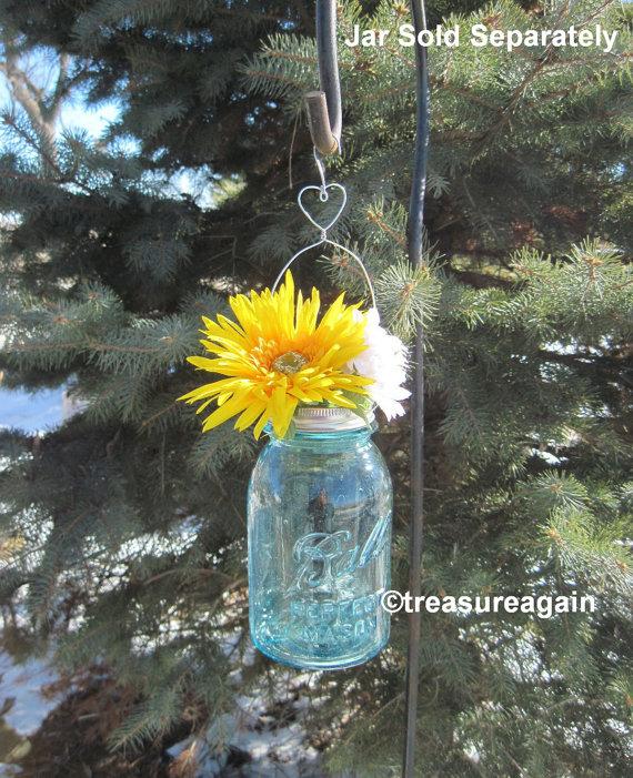 Hochzeit - Heart Mason Jar Hanger DIY Hanging Flower Vase Lids with Heart Decor, No Jars