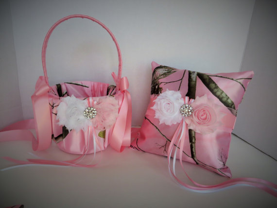 Mariage - Soft Pink Realtree Camo Wedding Flower Girl Basket, Pink Camo Wedding Ring Bearer Pillow, Realtree Soft Pink Camo Satin Wedding Set