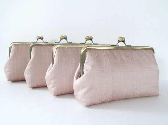 Свадьба - SALE, 15% OFF, Classic Champagne Silk Clutch,Bridal Accessories,Bridesmaid Clutches,Bridesmaid Gifts,Wedding Clutch