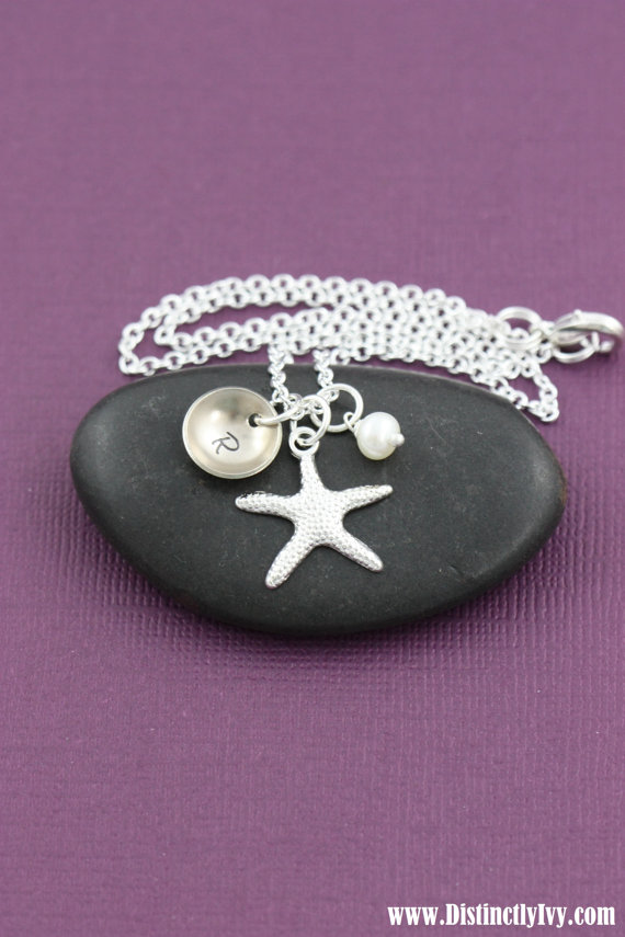 زفاف - SALE - Starfish Necklace - Beach Wedding - Personalized Necklace - Nautical - Star Fish - Beach Theme - Bridesmaid Gift - Initial Necklace