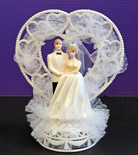 Mariage - 1980's Wedding Cake Topper Bride And Groom Hearts Bridal Shower Brunette Brown Hair
