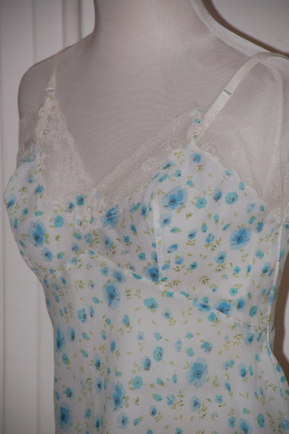 Mariage - 50s 60s Full Slip, Lingerie, Chemise, Nightgown, Blue White, Floral, Lace Trim, Size Medium