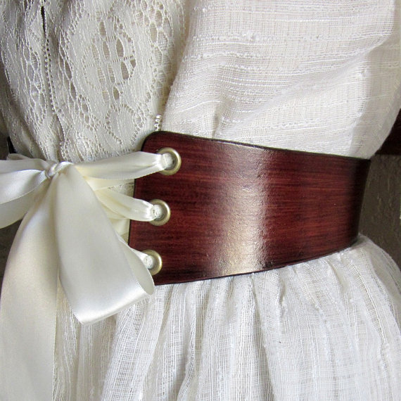Hochzeit - FairyTale Wedding......Wide Ribbon Laced Leather Bridal Sweetheart Corset Belt