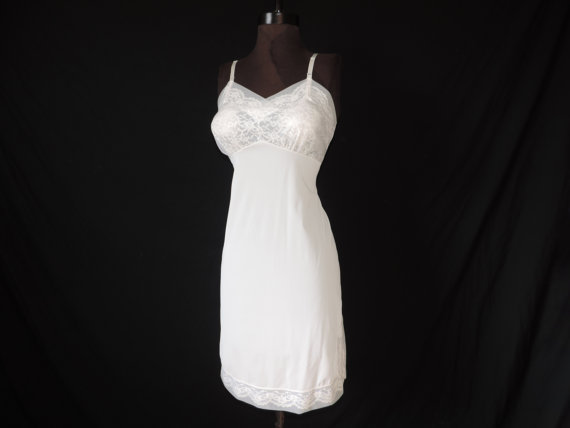 Mariage - 1950's white encased lace slip. vintage henson kickernick nylon lace full slip, 36.