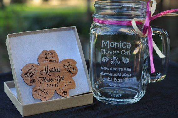 Hochzeit - Flower Girl Gift Set, Junior Bridesmaid Gift, Personalized Flower Girl Brooch, Flower Girl Wedding Pin
