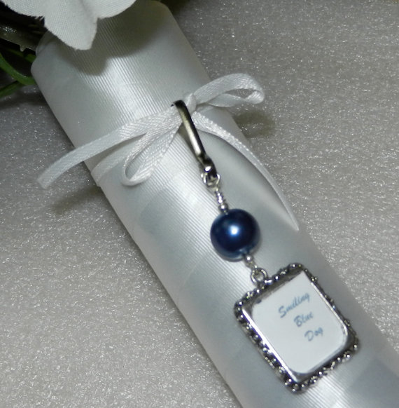 Wedding - Wedding bouquet photo charm. A memorial charm with a dark blue pearl.
