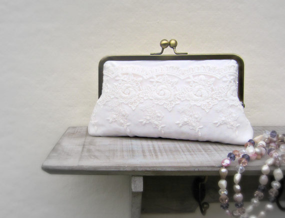 Hochzeit - Lace bridal clutch bag, ivory wedding clutch, scalloped white vintage lace clutch, bridesmaids clutch, clutch purse, custom clutch, uk selle