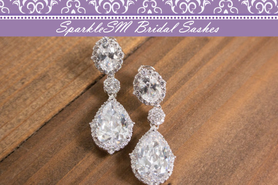 Mariage - Statement Earring, Bridal Earrings, Swarovski Crystal Earrings, Crystal Drop Earring, Bridal Jewelry, Bridesmaids Earrings, SparkleSM, Meri