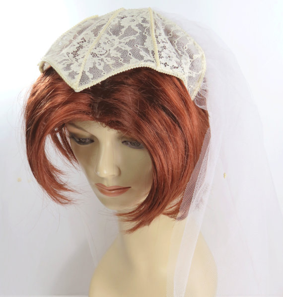 Свадьба - Bridal Cap & Tulle Veil - Alencon Lace - Seed Pearls - 1960s Wedding Attire - Bridal Photo Prop