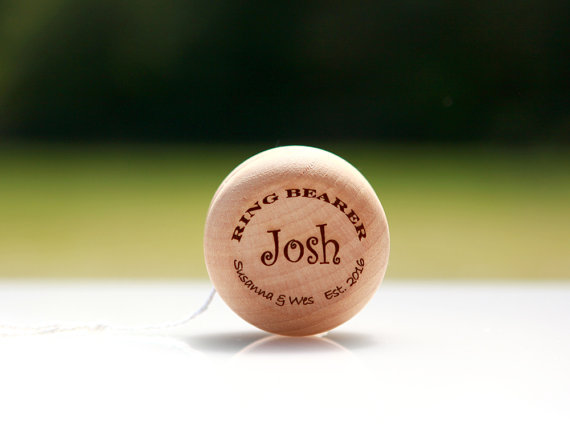 Mariage - Wedding Party, Ring Bearer Gift Monogrammed Personalized Classic Wooden Yo-Yo Wood Toy