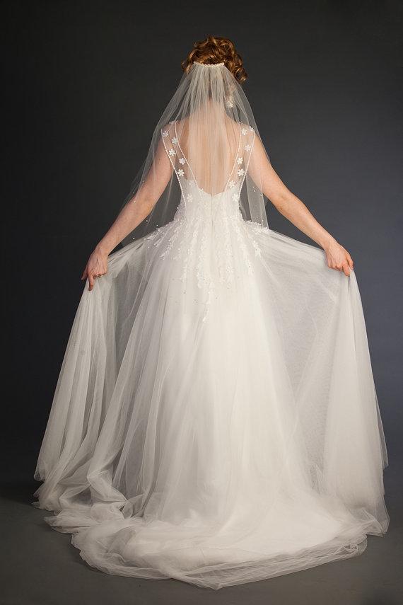 Wedding - Fingertip veil with pearls, bridal veil