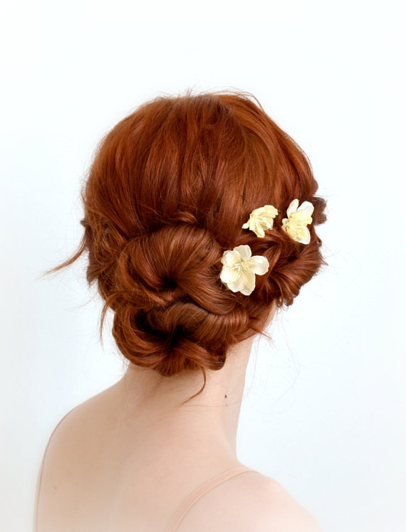 Mariage - Ivory flower hair clips, wedding hair pins, floral bobby pins, bridal hair accessories