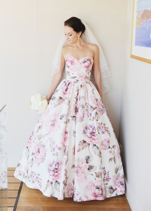 زفاف - 10 Colored Wedding Dresses
