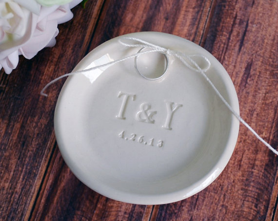 Свадьба - Personalized Round Ring Bearer Bowl - Gift Bagged & Ready to Give