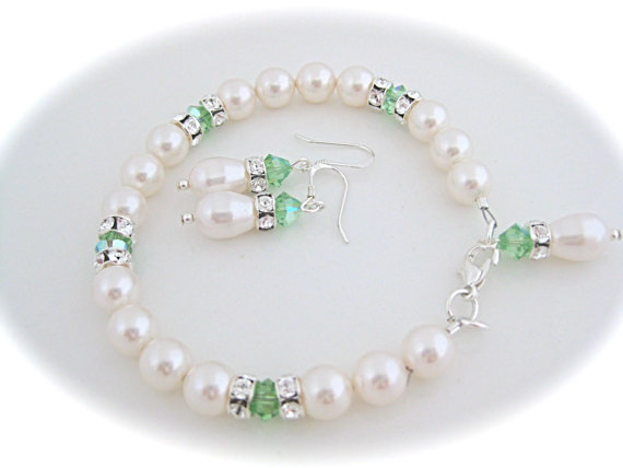 Свадьба - Bridesmaid Bracelet Pearl earrings bridesmaid jewelry set bridal jewelry