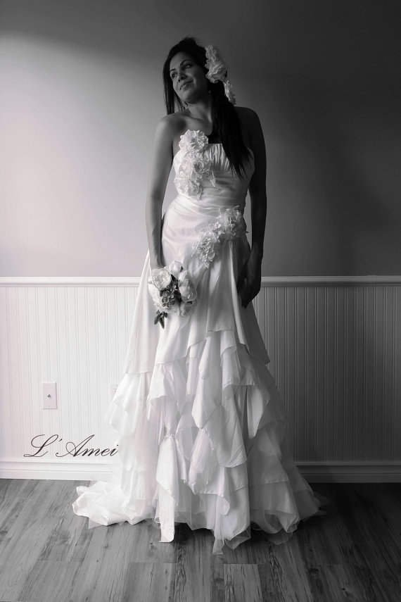 Hochzeit - Ivory Fairy Princess Custom Flower Wedding Dress Bridal Gown 2015 Design By LAmei