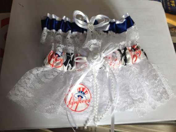 Hochzeit - New York Yankees Baseball NLB Wedding Bridal Lace trim Garters Garter Set