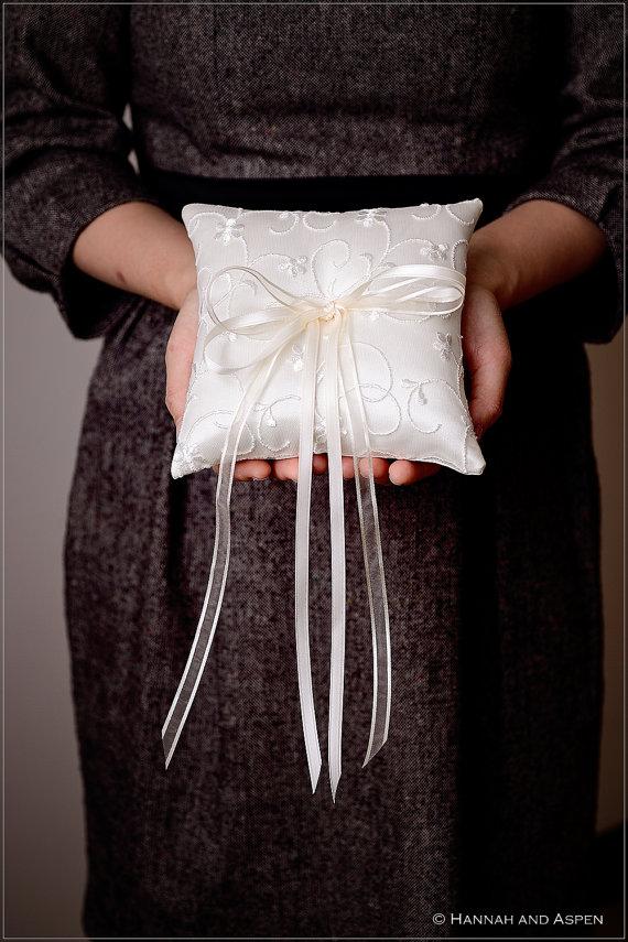 Свадьба - Sandra - Wedding ring pillow - Wedding ring bearer - Ring pillow bearer - Satin ring pillow