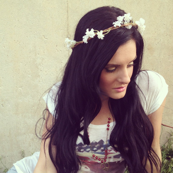 زفاف - Coachella, EDC Goddess Hair Wreathes- Mini White Blooms Headband- Hair Crown- FLOWER CROWN Trendy