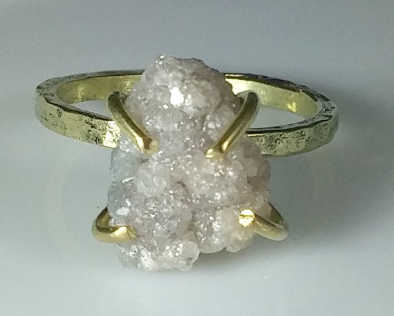 زفاف - Huge Raw Diamond and Yellow Gold engagement ring, white  rough diamond statement  ring,18 kt  solid gold wedding ring