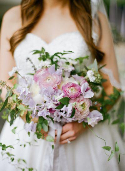 Hochzeit - Romantic Violet Hour Bridal Inspiration