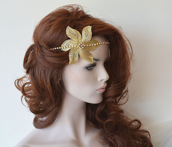 Hochzeit - Gold Flower Hair Accessories, Wedding Halo, Bridal Rhinestone Headband, Bridal Accessories, Wedding Hair Accessories