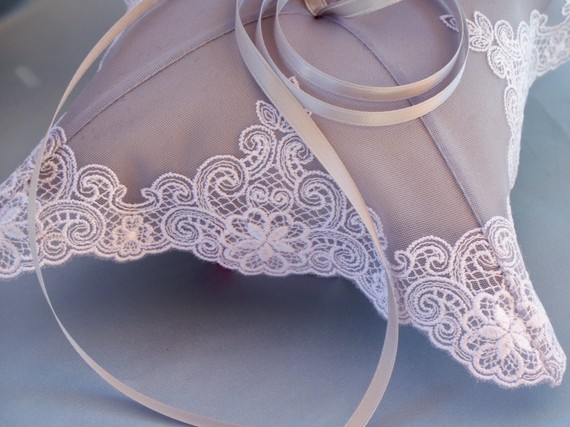 زفاف - Petitie Silver Grey White Embroidered Bridal Lace Wedding Ring Bearer Pillow