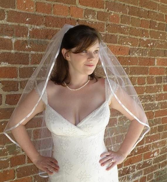 Свадьба - Wedding Veil - 36 inch Fingertip Length wedding veil with satin ribbon trim