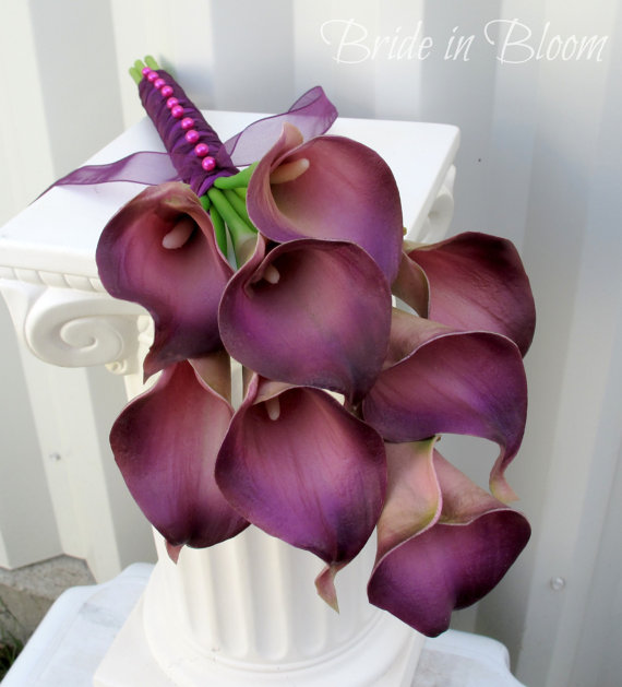 Свадьба - Calla lily Wedding bouquet plum purple real touch Bridal bouquet