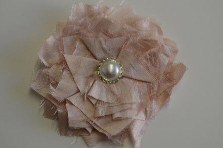 Mariage - Pink silk flower-Shabby Chic Flower-pearl brooch, hair flower, sash flower, corsage, boutineer, shoe clips, shoe fascinators