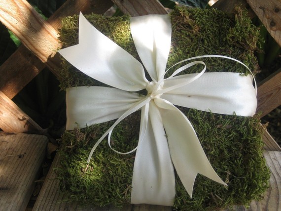 Mariage - Moss Ring Bearer Pillow  Wedding Ring Pillow  Cottage Chic Rustic