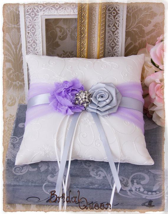 Mariage - Ring Bearer Pillow, Orchid Wedding Ring Bearer Pillow , Orchid Silver Ring Bearer Pillow, Orchid Grey Wedding Accessories,  Custom Color