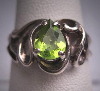 Mariage - Antique Vintage Peridot Ring Art Nouveau Estate Wedding