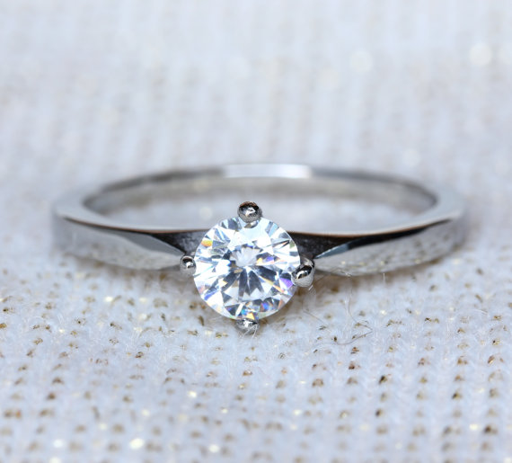 زفاف - Titanium and lab diamond solitaire ring - engagement ring - wedding ring