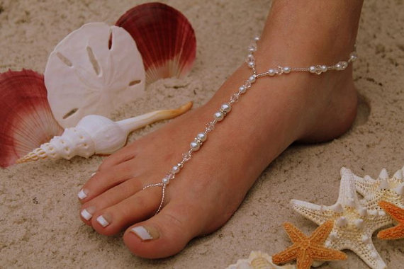 Mariage - Barefoot Sandal - Simply Elegant Swarovksi Crystals and  White Pearls and Silver Beads, Destination Wedding, Beach Wedding