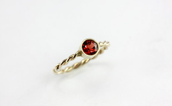Mariage - Red Almandine Garnet Twisted Band Ring - Sterling Silver, 14k Yellow Gold, Rose Gold, Palladium White Gold - Engagement Wedding Promise Ring