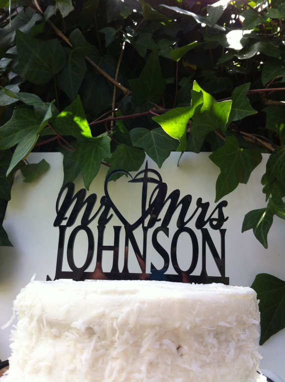 زفاف - Personalized Acrylic Heart and Cross Mr & Mrs YOUR Surname, YOUR Last Name Custom Wedding Cake Topper