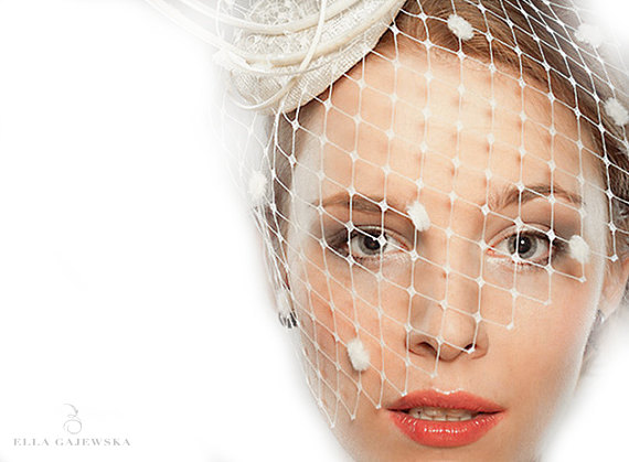 Mariage - Bridal Feather Accessory - Wedding Accessories - Ivory Headpiece Head Piece Asymmetric Half Veil with Spots Romantic Elegant Small Hat