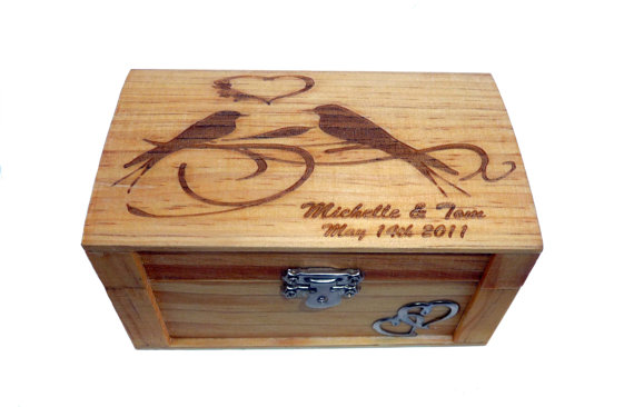 Mariage - Custom Personalized Handmade wood burned Wedding Anniversay keepsake / Jewelry / Trinket / Ring Bearer Box