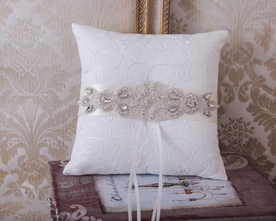 Mariage - Ring Bearer Pillow, Crystal Ring Bearer Pillow, Wedding Ring Pillow