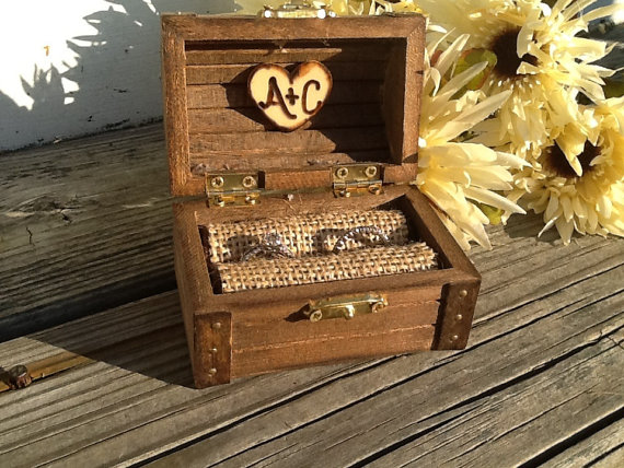Mariage - Rustic wedding ring box, nautical beach side wedding, ring pillow alternative, country wedding