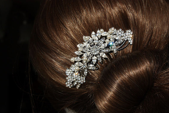 Свадьба - Vintage Inspired Pearls bridal hair comb,wedding hair comb,wedding hair accessories,pearl bridal comb,crystal wedding comb,bridal headpieces