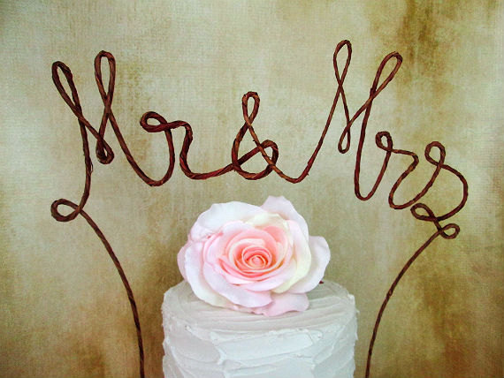 Wedding - Rustic MR & MRS Wedding Cake Topper Banner - Rustic Wedding Cake Decoration, Shabby Chic Wedding Cake Topper, Barn Wedding Cake Topper
