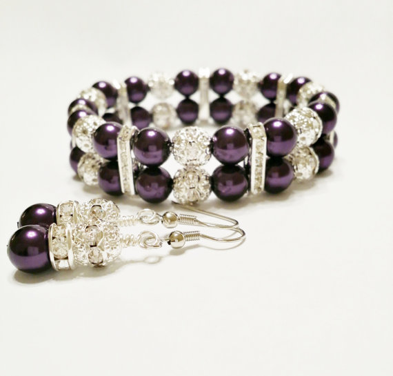 Hochzeit - Bridesmaids Purple Pearl Bracelet and Earrings / Bridal Jewelry / Easter Jewelry / Wedding / Bridesmaid Jewelry / Earrings / Bridesmaid Gift