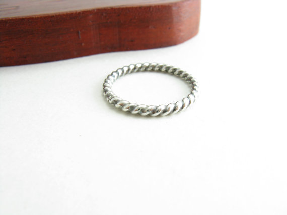 Mariage - Twisted Sterling Silver Rope Ring Simple Twisted Style Ring Band Stacking Ring Wedding Band Handmade Metal Jewelry Made To Order