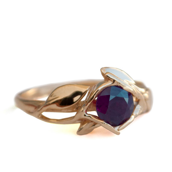 Свадьба - Leaves Engagement Ring - 18K Yellow Gold and Sapphire engagement ring, engagement ring, leaf ring,September Birthstone,art nouveau,Recycled