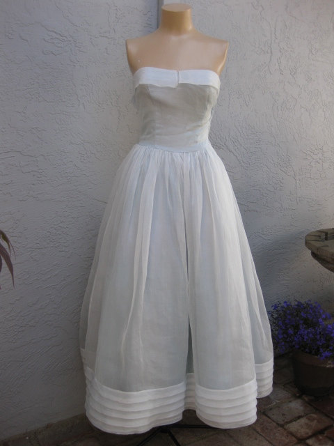 Hochzeit - 1950's Summer White Wedding Dress with Detachable Cape Collar....Bridal...Wedding