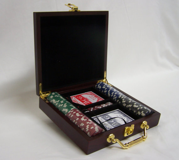 Wedding - Personalized Poker Gift Set Engraved Poker Set, Game Set, Poker Chip, Poker Cards, Custom Poker Set Wedding Gift , Groomsmen and Bridesmaids