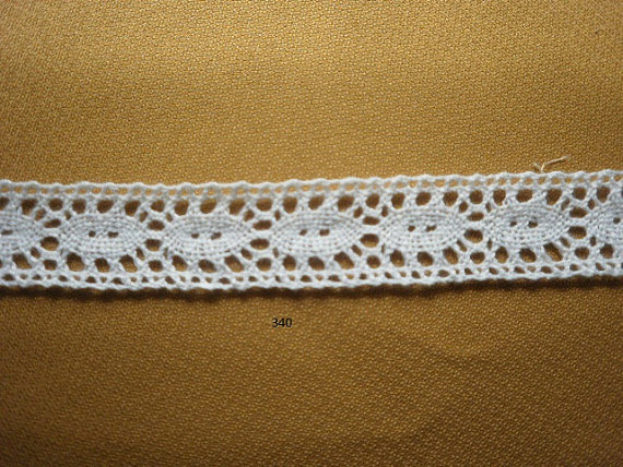 Mariage - Vintage White BoHo 1 1/8 inch Lingerie Lace Trim  5 yds Nonstretch  340